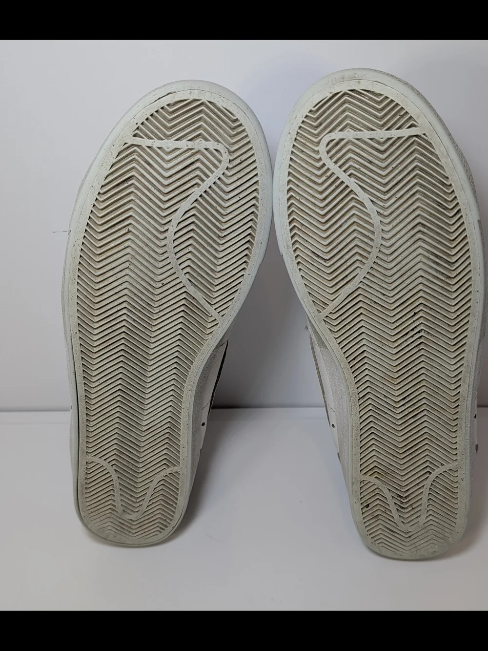Nike Blazer Mid '77 SE Split White Black DZ2542-100 Men's Size 9 Used
